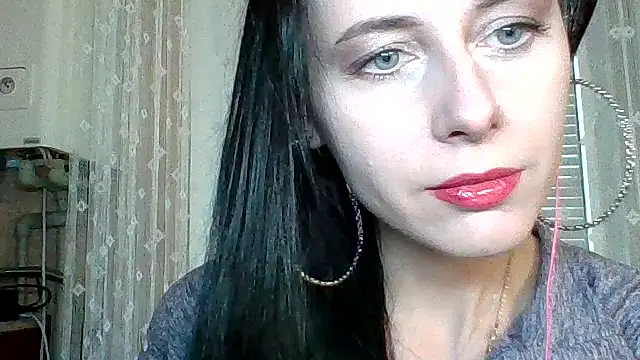 Snapshot of LuminousLady chatting on November 7, 2025, 12:38 pm LuminousLady online show from November 7, 2025, 12:38 pm