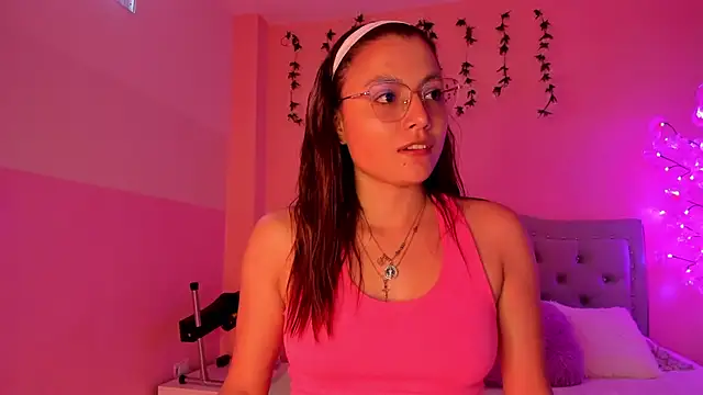 Snapshot of littletammy4u_ chatting on October 8, 2025, 12:58 pm littletammy4u online show from October 8, 2025, 12:58 pm