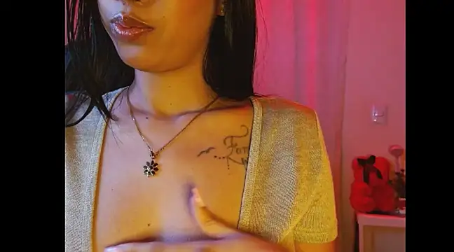 Snapshot of SallyWhitee chatting on March 21, 2025, 6:27 am SallyWhitee online show from March 21, 2025, 6:27 am