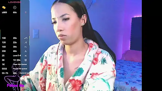 Snapshot of SallyWhitee chatting on September 10, 2025, 5:07 am SallyWhitee online show from September 10, 2025, 5:07 am