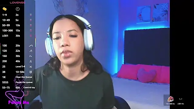 Snapshot of SallyWhitee chatting on November 13, 2025, 3:49 am SallyWhitee online show from November 13, 2025, 3:49 am