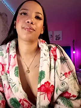 SallyWhitee online show from May 6, 2026, 5:25 am