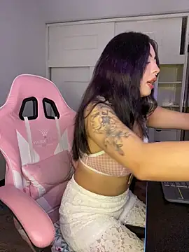 Snapshot of Valu_euphoria chatting on May 30, 2026, 7:22 pm Valu euphoria online show from May 30, 2026, 7:22 pm