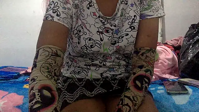 sharonlopez9611 online show from September 29, 2025, 4:17 am