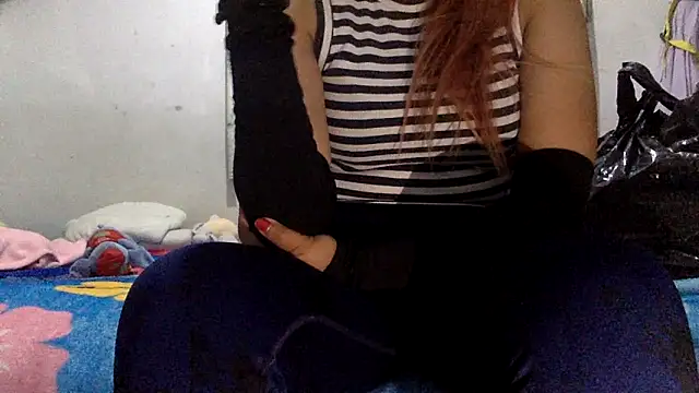 sharonlopez9611 online show from June 17, 2026, 3:42 am