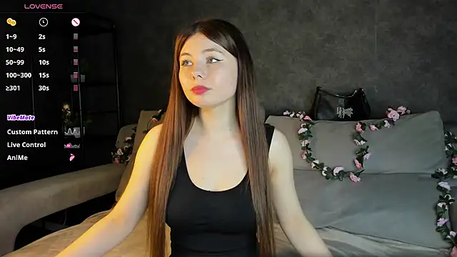 Snapshot of Amely_Li1 chatting on November 15, 2025, 9:28 am Amely Li1 online show from November 15, 2025, 9:28 am