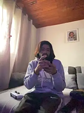 Snapshot of Mineirinho043 chatting on May 17, 2026, 7:10 pm Mineirinho043 online show from May 17, 2026, 7:10 pm