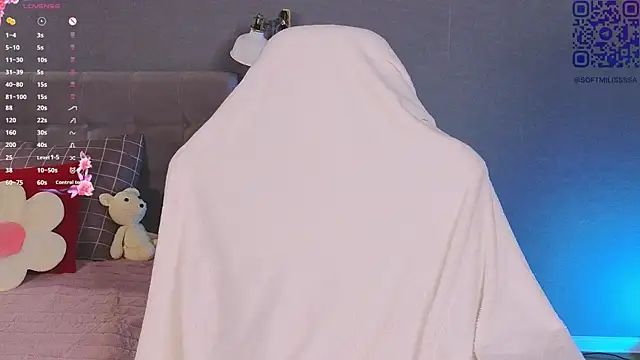 soft babe online show from April 28, 2026, 8:25 pm