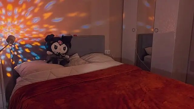 Mia Luw online show from September 21, 2025, 1:51 am