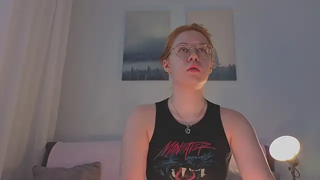 Snapshot of Mia_Luw chatting on June 19, 2026, 1:43 am Mia Luw online show from June 19, 2026, 1:43 am