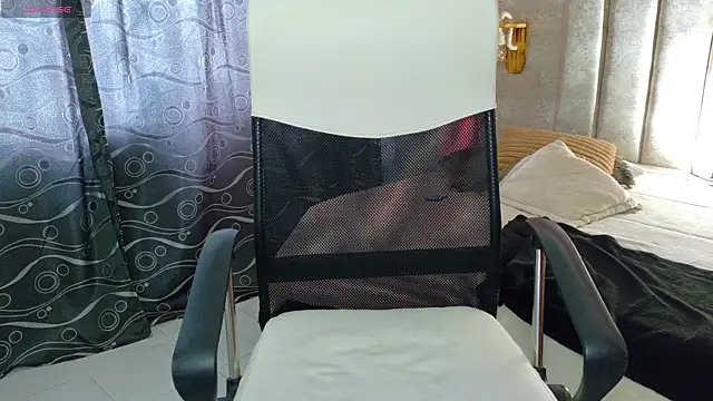 Alektra bryce online show from September 18, 2025, 8:11 pm