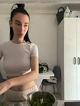 Snapshot of Celine_Roxelle chatting on May 20, 2026, 1:06 pm Celine Roxelle online show from May 20, 2026, 1:06 pm