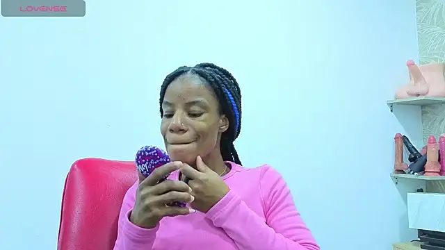 Snapshot of dafnnelewis chatting on July 10, 2026, 11:24 am dafnnelewis online show from July 10, 2026, 11:24 am
