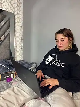 Maggie Geller online show from March 5, 2025, 11:27 pm