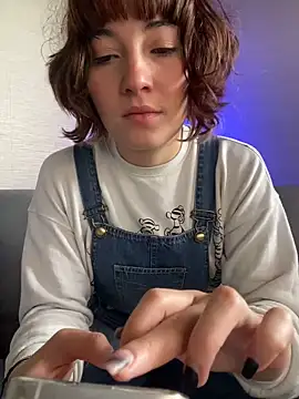 Maggie Geller online show from March 13, 2025, 3:06 pm