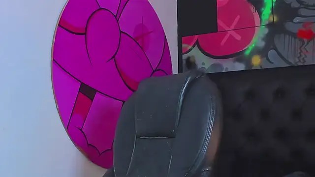 ISAAC CRYSTON online show from October 2, 2025, 7:21 pm