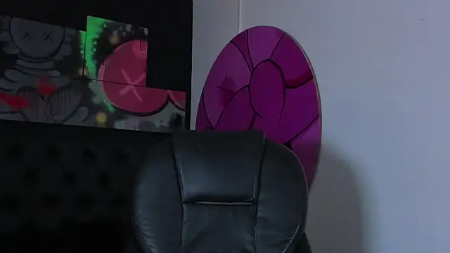 ISAAC CRYSTON online show from November 2, 2025, 8:22 pm