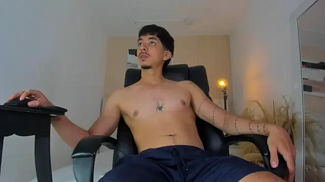 ISAAC CRYSTON online show from March 13, 2026, 9:32 pm