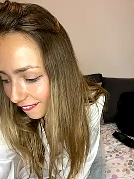 Snapshot of Hilary_283 chatting on September 26, 2025, 6:01 pm Hilary 283 online show from September 26, 2025, 6:01 pm