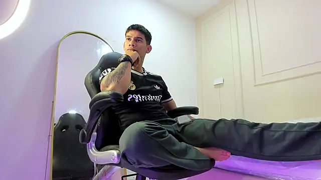 ANDRES STUD online show from June 15, 2026, 3:31 am