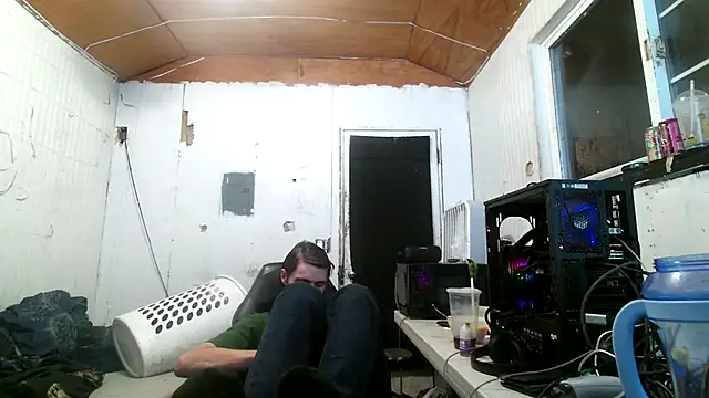 nuttyking2022 online show from October 3, 2025, 5:48 am