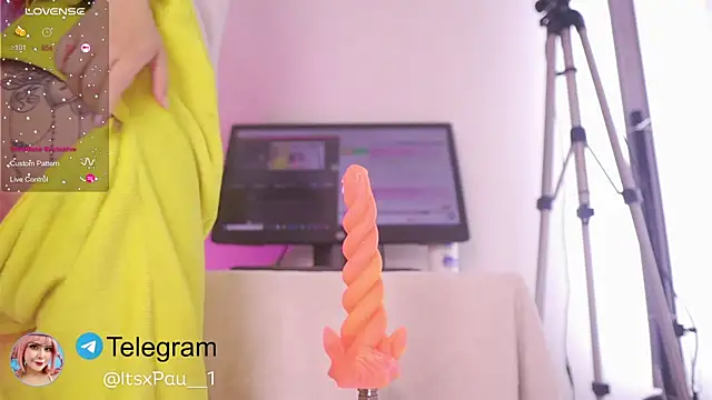 Snapshot of Neekito_ chatting on November 28, 2025, 2:14 am Neekito online show from November 28, 2025, 2:14 am