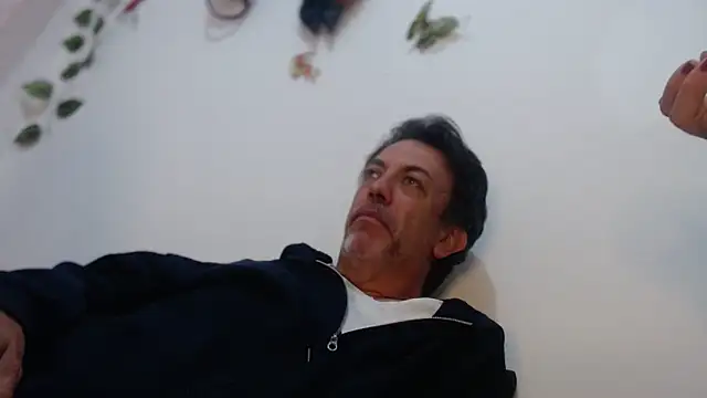 Snapshot of jeans_and_emma chatting on March 4, 2025, 4:17 am jeans and emma online show from March 4, 2025, 4:17 am