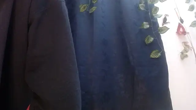 Snapshot of jeans_and_emma chatting on March 22, 2025, 11:21 am jeans and emma online show from March 22, 2025, 11:21 am