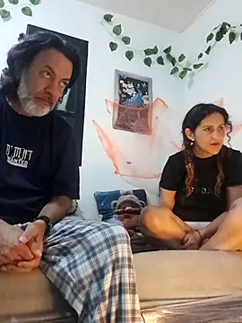 Snapshot of jeans_and_emma chatting on October 28, 2025, 11:40 pm jeans and emma online show from October 28, 2025, 11:40 pm