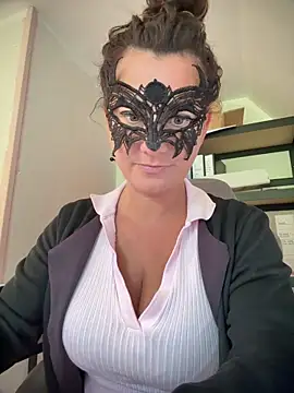 Loveblackzilla online show from March 17, 2026, 1:47 pm