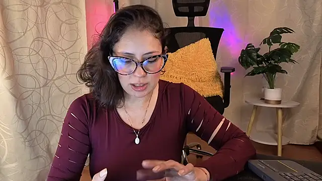 sophia dumont online show from June 8, 2026, 3:29 am
