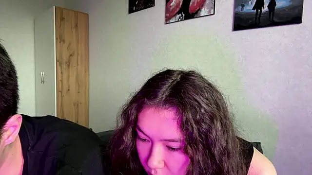 Snapshot of Tw1nFlame chatting on November 8, 2025, 10:26 am Tw1nFlame online show from November 8, 2025, 10:26 am