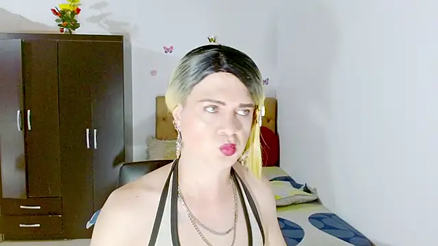 Dolldirtyxxx online show from June 26, 2026, 5:45 am