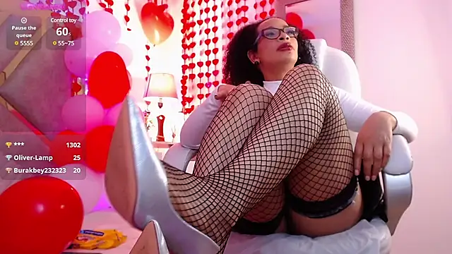 Snapshot of Cintiia_Holmes chatting on February 15, 2025, 3:06 pm Cintiia Holmes online show from February 15, 2025, 3:06 pm