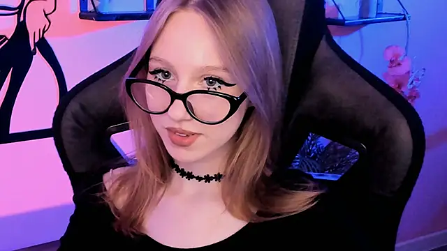 DariaTate online show from October 19, 2025, 11:33 am