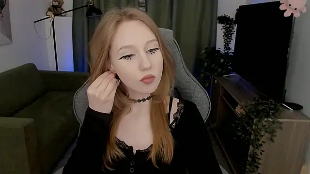 DariaTate online show from April 29, 2026, 12:53 pm