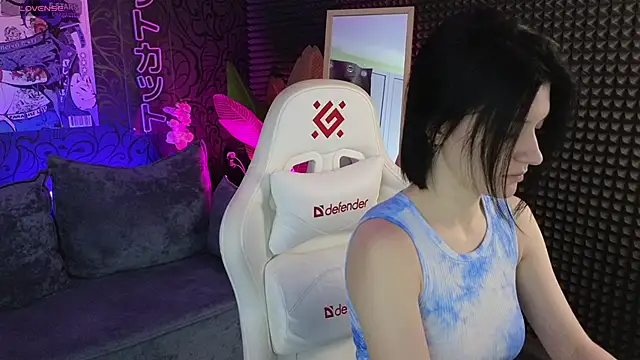 roxy riot  online show from October 11, 2025, 1:27 am