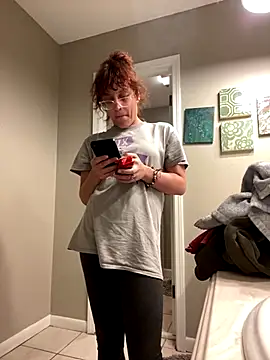 Snapshot of grassXass420 chatting on October 19, 2025, 1:28 am grassXass420 online show from October 19, 2025, 1:28 am