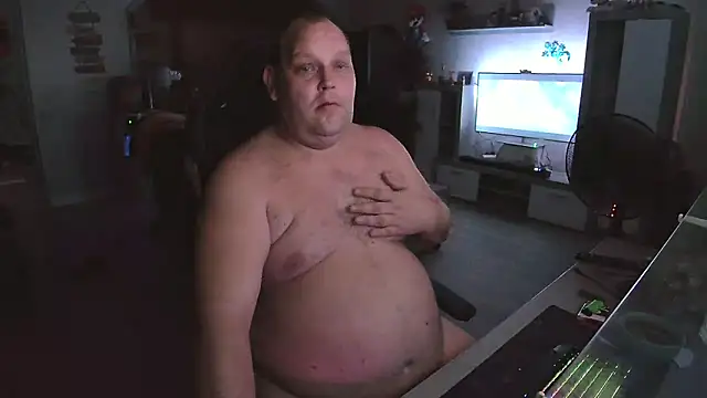 Hotfire-112 online show from April 7, 2026, 9:04 pm