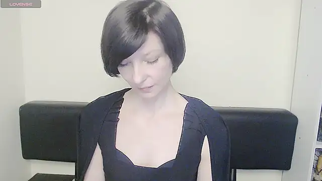 Snapshot of _AngeliaFlow_ chatting on February 11, 2025, 2:02 pm AngeliaFlow online show from February 11, 2025, 2:02 pm