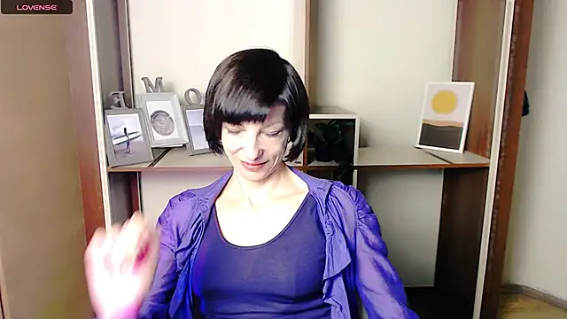 Snapshot of _AngeliaFlow_ chatting on October 8, 2025, 6:33 am AngeliaFlow online show from October 8, 2025, 6:33 am