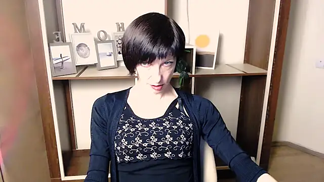  AngeliaFlow  online show from December 2, 2025, 7:47 am