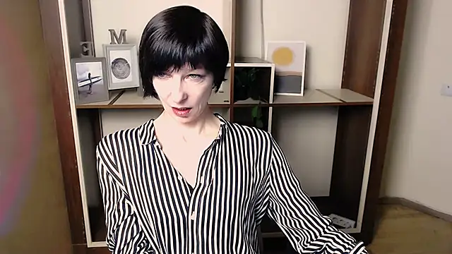  AngeliaFlow  online show from December 22, 2025, 8:22 am