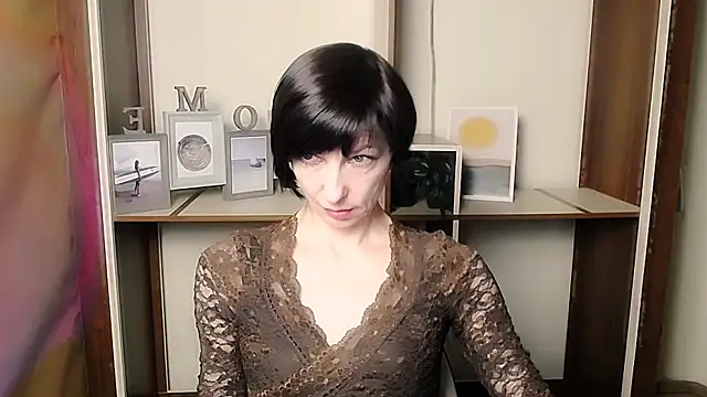  AngeliaFlow  online show from January 10, 2026, 1:02 pm