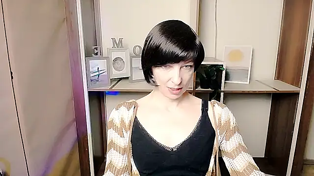  AngeliaFlow  online show from February 5, 2026, 9:14 am