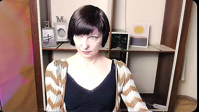  AngeliaFlow  online show from April 6, 2026, 8:04 am