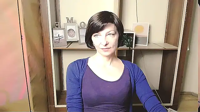 Snapshot of _AngeliaFlow_ chatting on May 4, 2026, 8:32 am AngeliaFlow online show from May 4, 2026, 8:32 am