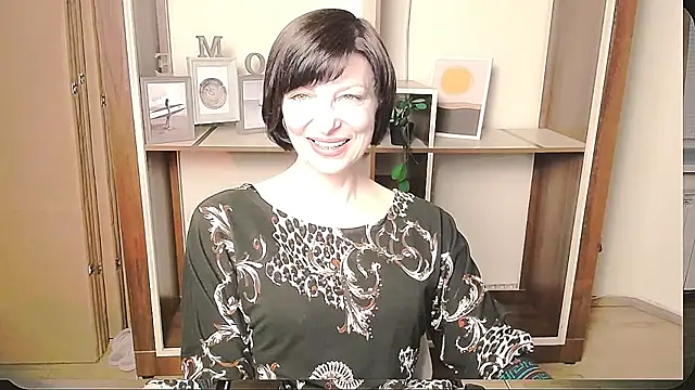 Snapshot of _AngeliaFlow_ chatting on May 11, 2026, 9:04 am AngeliaFlow online show from May 11, 2026, 9:04 am
