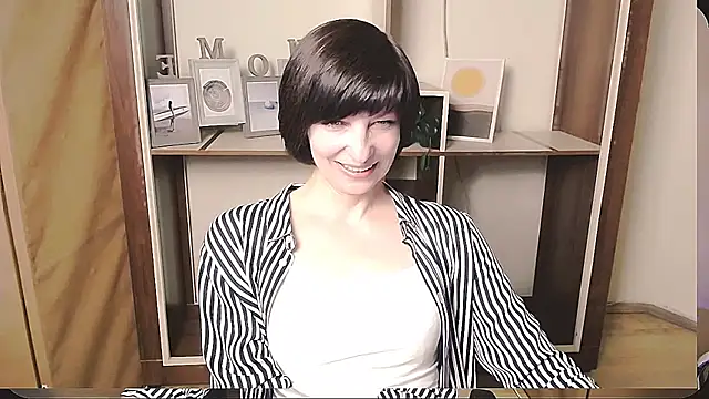 Snapshot of _AngeliaFlow_ chatting on May 14, 2026, 8:32 am AngeliaFlow online show from May 14, 2026, 8:32 am