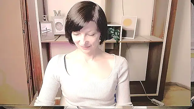 Snapshot of _AngeliaFlow_ chatting on May 15, 2026, 7:59 am AngeliaFlow online show from May 15, 2026, 7:59 am